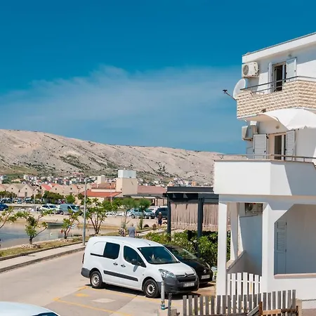 Lazic Pag By Pag Tours Apartman Pag Town